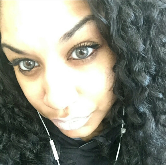 Meet your Posher, Alexis - Picture 5 of 5